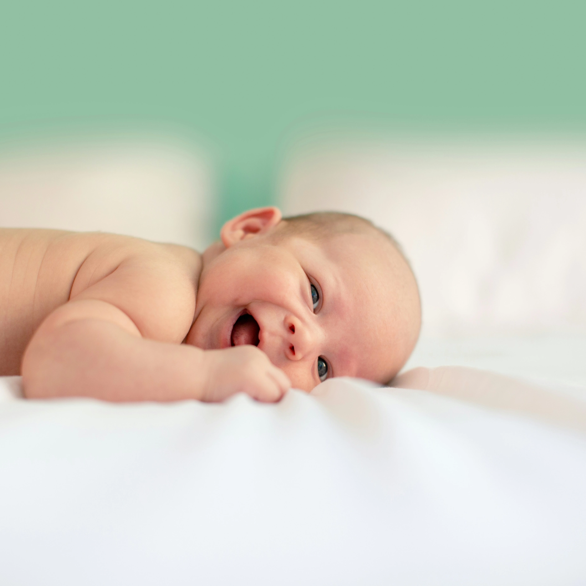 Wat kost een baby echt? En waar kan je besparen dankzij de babyvoordelen van het VNZ? 