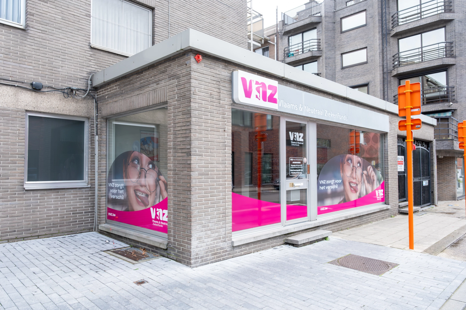 foto van gevel van kantoor Hasselt