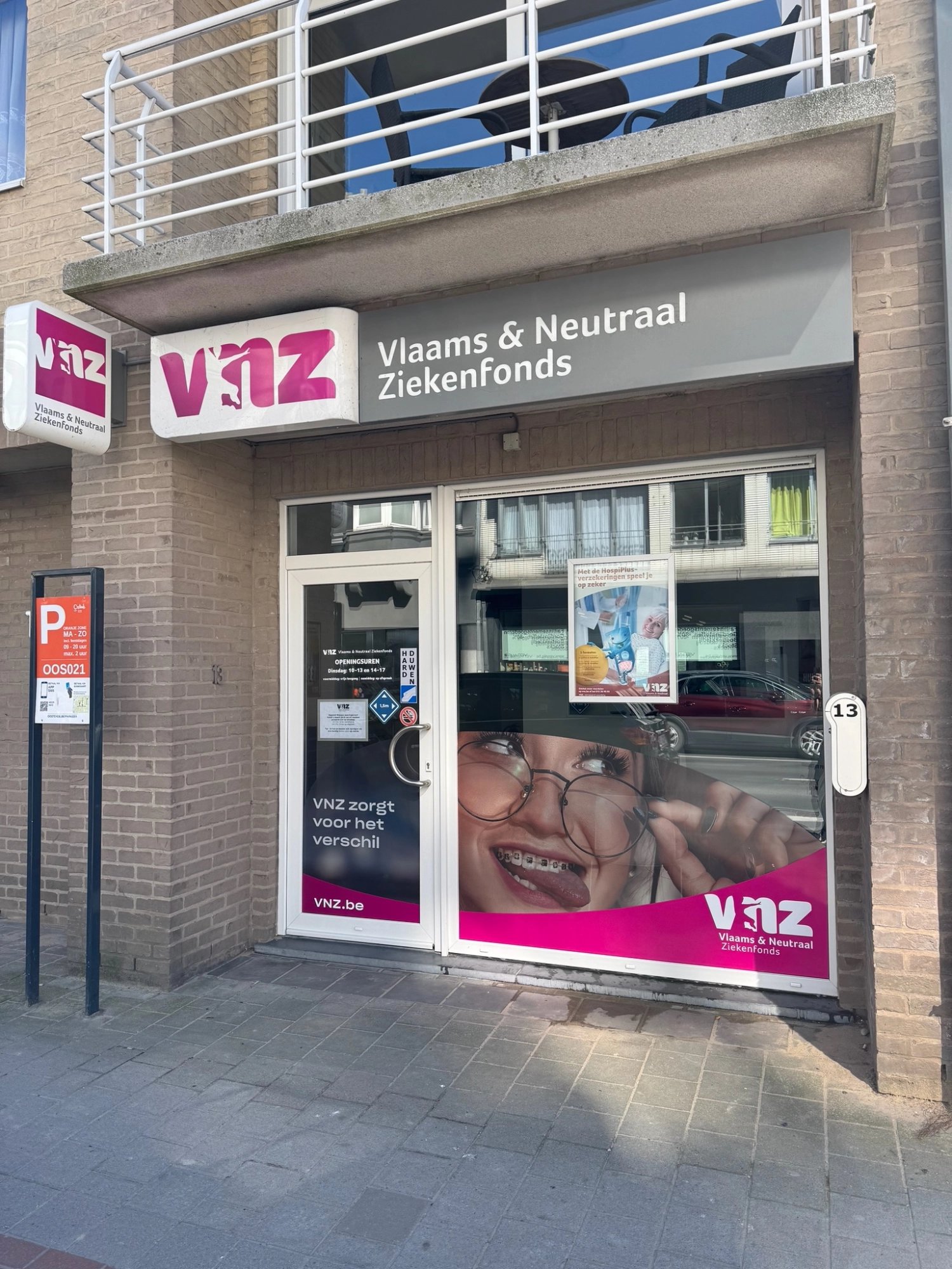 foto van gevel van kantoor Oostende